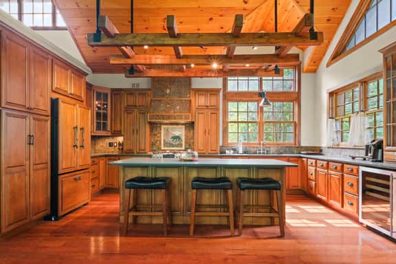 The South Peak Cabin - Image 3